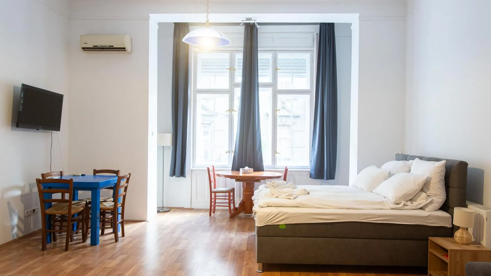 Violin Apartments联系方式